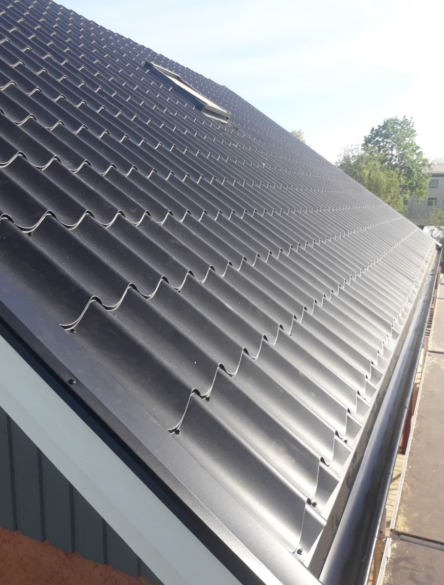 Takomläggning plåttak – Upplands Bro – bild 3