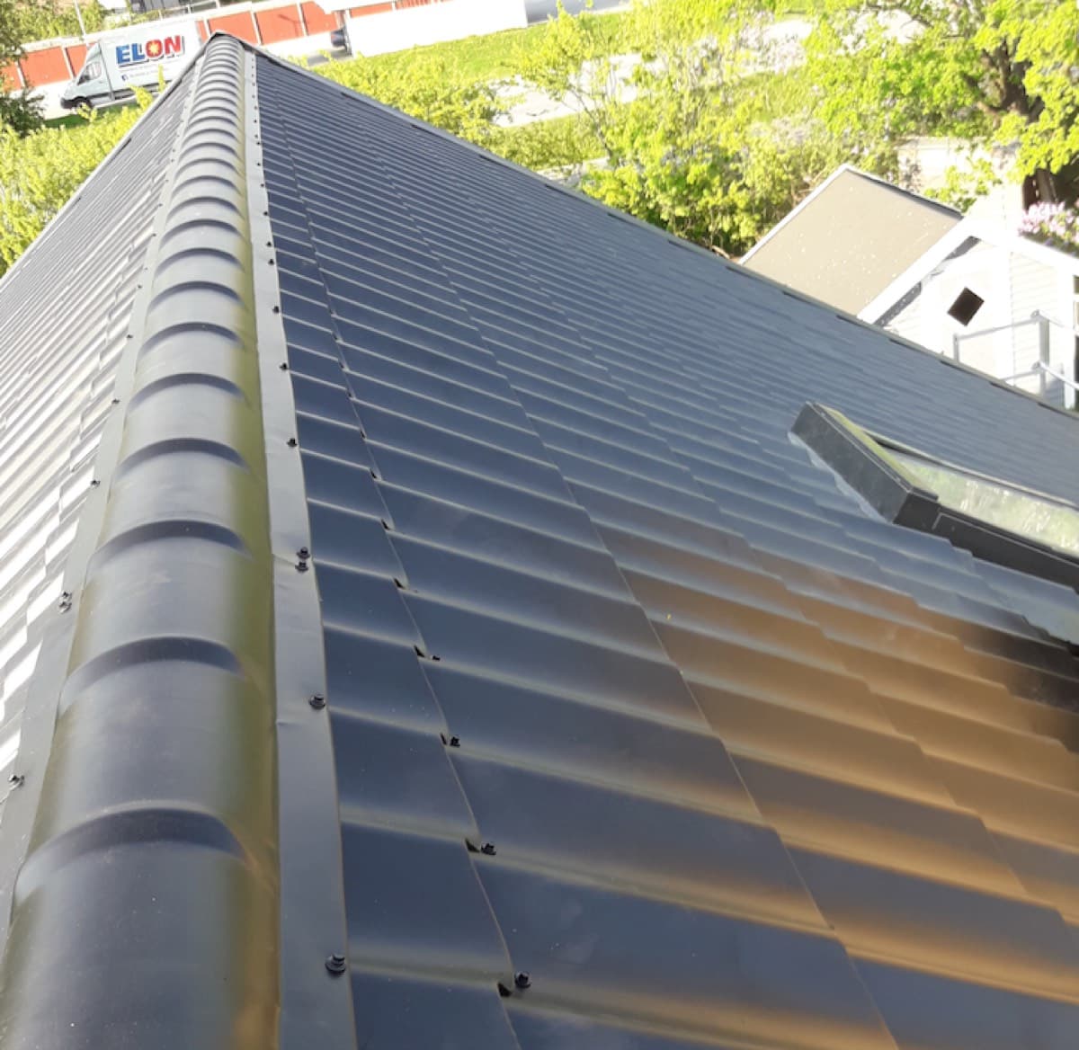 Takomläggning plåttak – Upplands Bro – bild 5